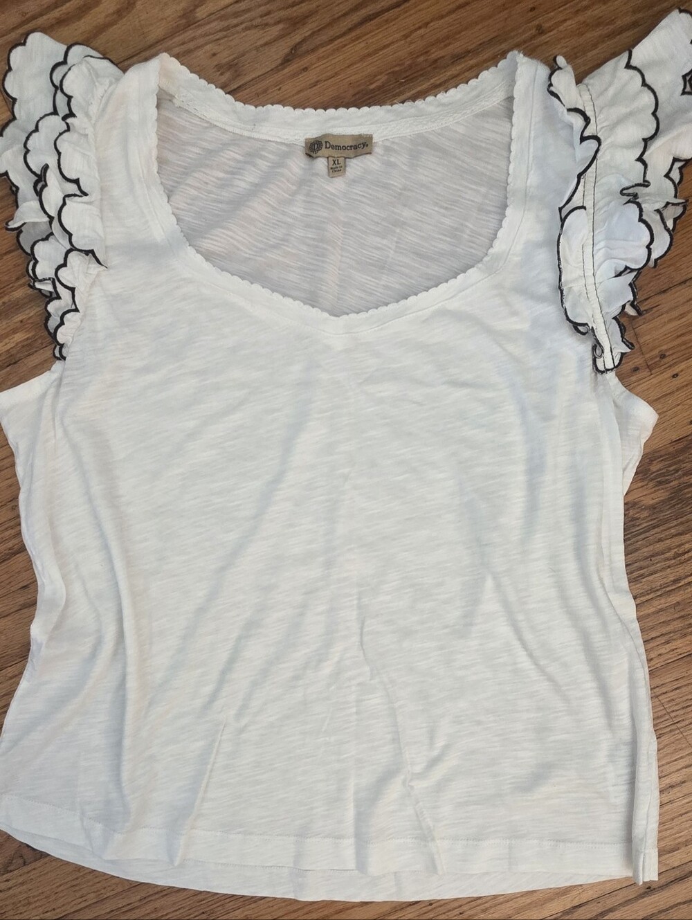 Democracy White Tank Top with Scalloped Flutter Sleeves, Sz XL